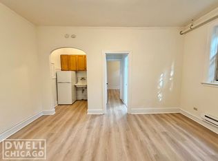 2534 N Sawyer Ave #105, Chicago, IL 60647