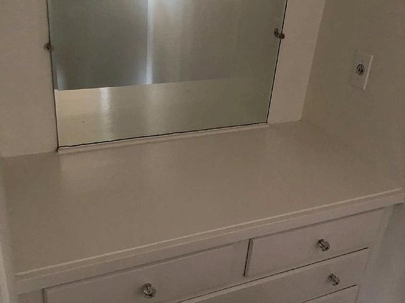 4th image of 1630 Arlington Ave #1630