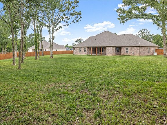 5th image of 12437 Wildwood Dr