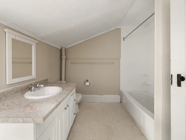 92 Barrack St #2 — Photo 15