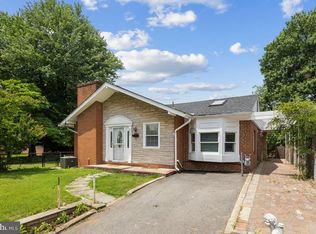 202 S Cherry St, Falls Church, VA 22042