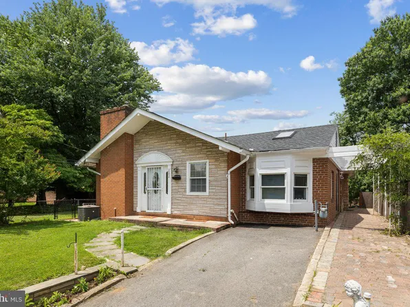 202 S Cherry St, Falls Church, VA 22042