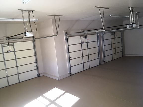 Main Garages w/Storage Rm