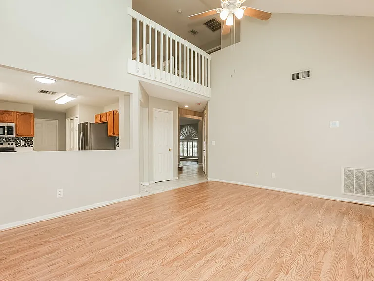 2321 Lyncrest Ct — Photo 10