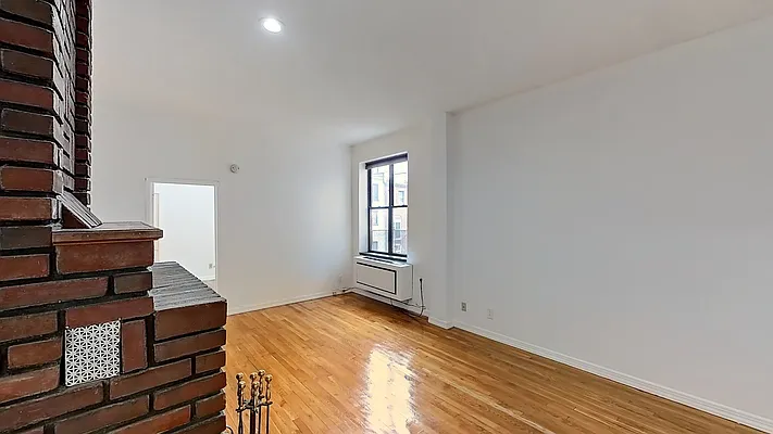 Rented by Charles Coutinho LLC | media 18