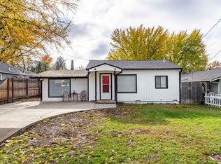 2080 College Way, Medford, OR