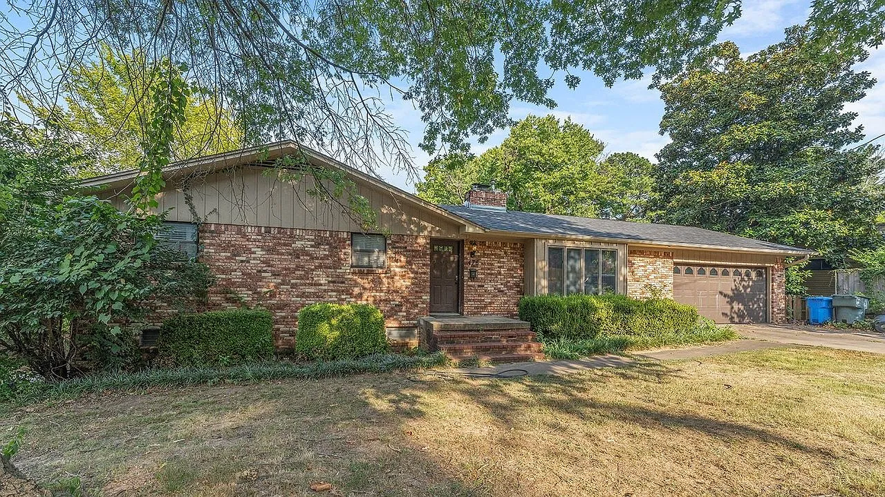 5 bed, 4.0 bath, 2848 sqft, $3,495 — Photo 2