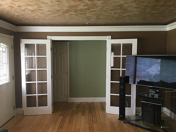 3rd image of 825 Brinsey Ave