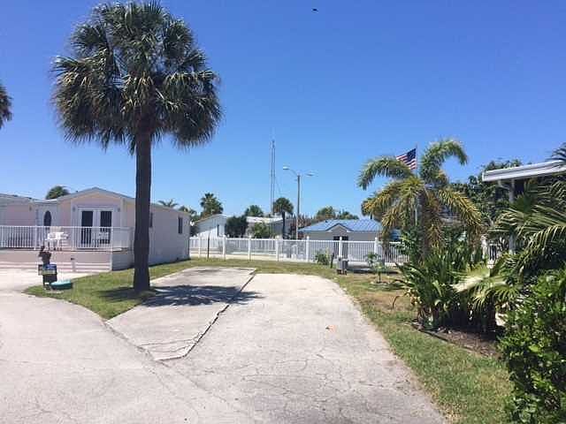 2nd image of 2035 Nettles Blvd
