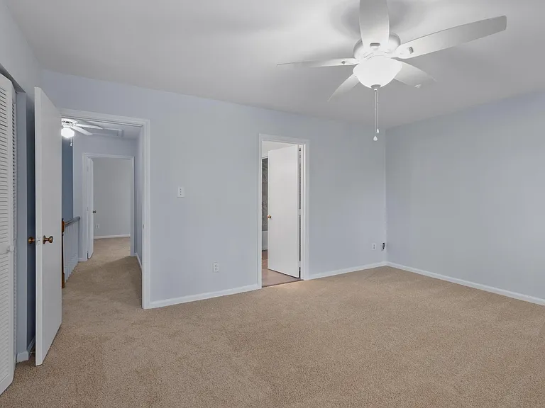5702 Three Oaks Dr — Photo 17