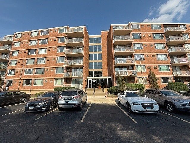 1st image of 2211 S Highland Ave APT 5C