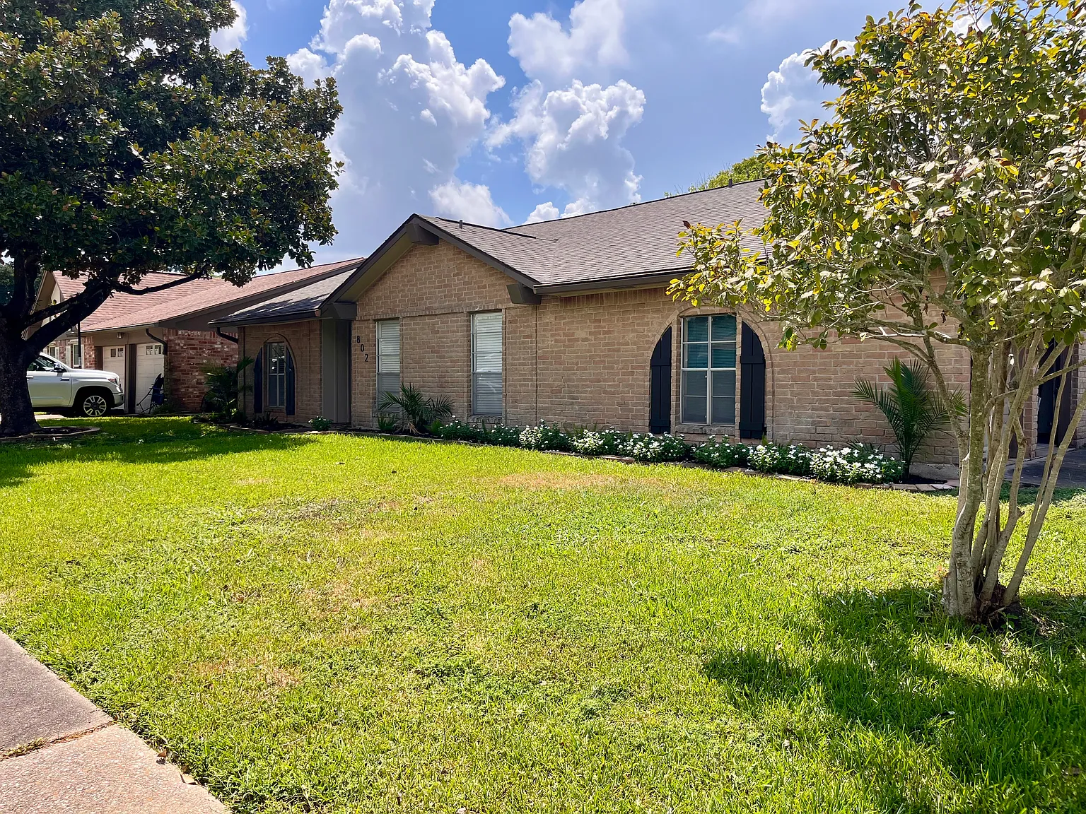 3 bed, 1744 sqft, $2,200 — Photo 2