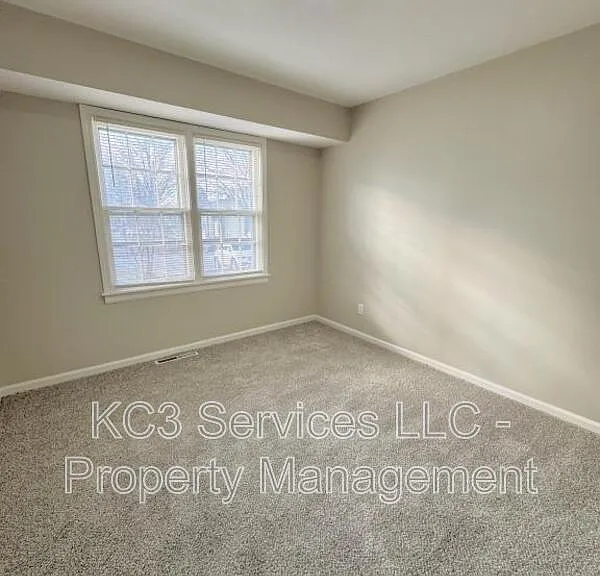 5940 E 136th St — Photo 11
