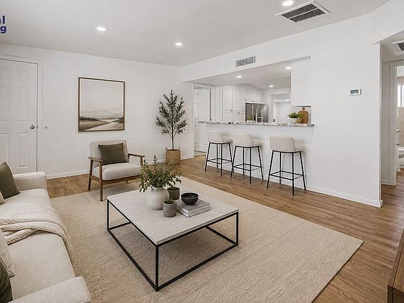 4th image of 2242 W Calle Comodo