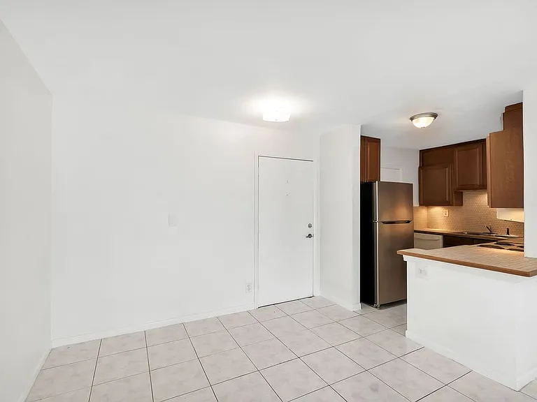 3040 NE 16th Ave #A101 — Photo 2