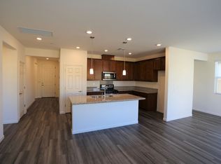 660 Staveley Way, Patterson, CA 95363