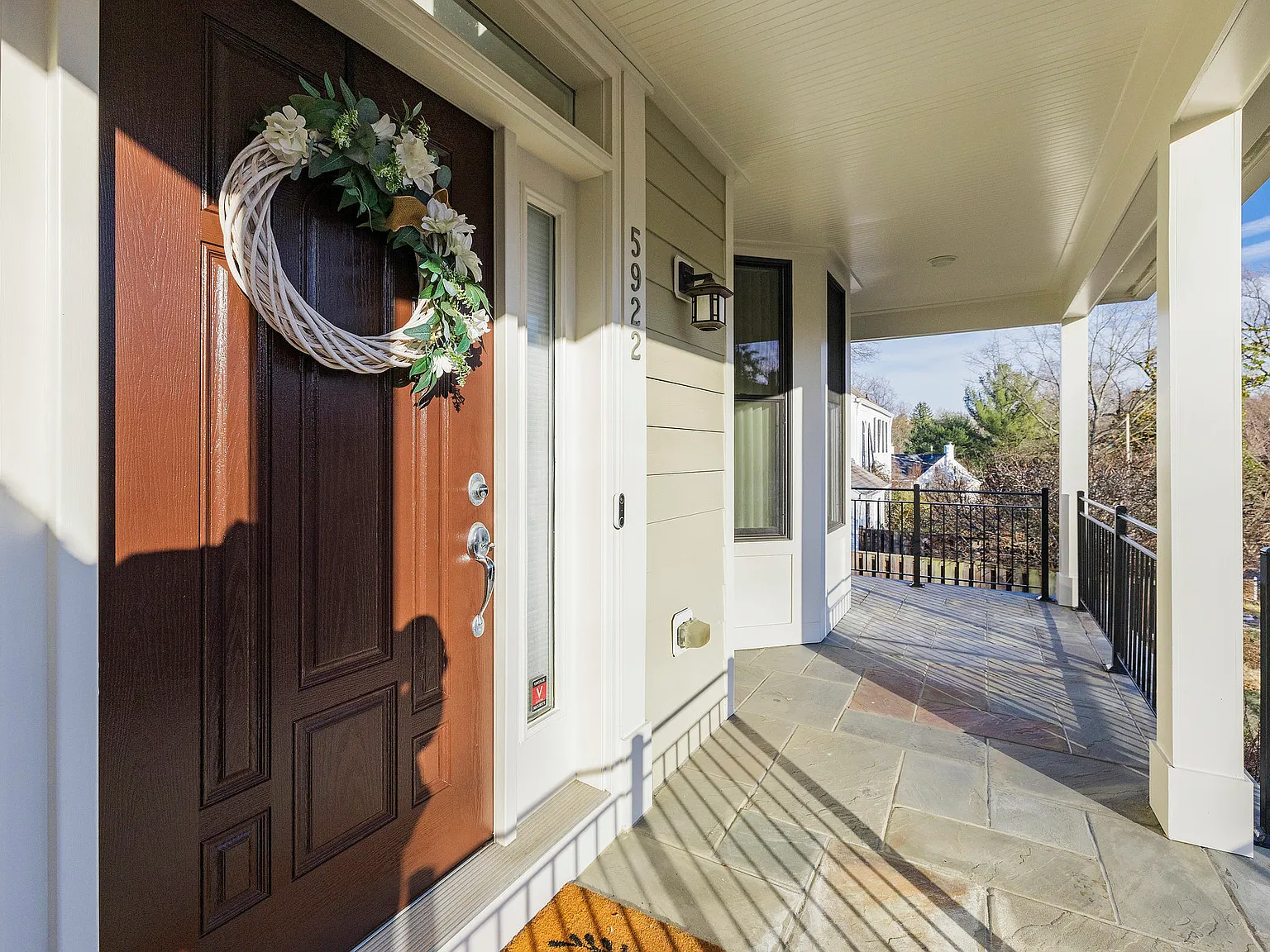 5 bed, 4.5 bath, 4328 sqft, $8,500 — Photo 4