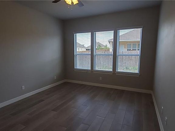 5th image of 108 Everett Ct #B