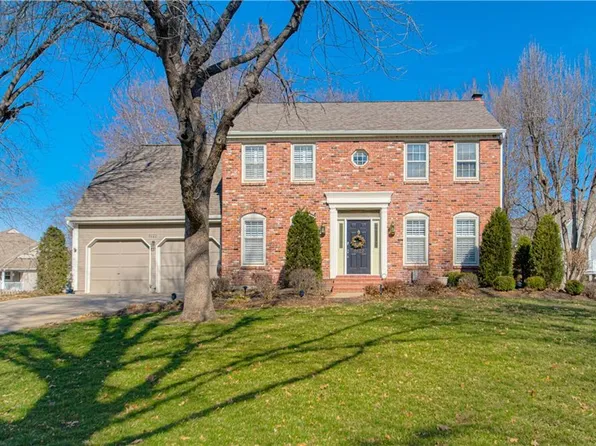 9122 Allman Rd, Lenexa, KS 66219