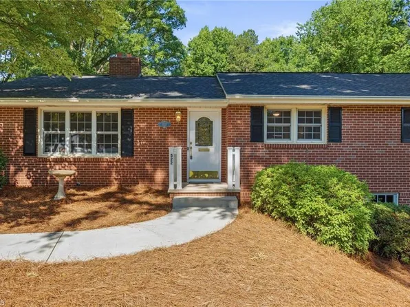 522 Alpine Rd, Winston Salem, NC 27104