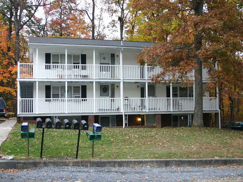 1st image of 12 Oakwood Dr