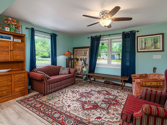 5th image of 1207 W Hill Ave