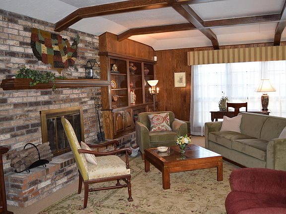 3rd image of 6401 Hatfield Cir