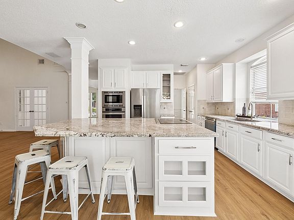 5th image of 8106 Copper Shore Cir