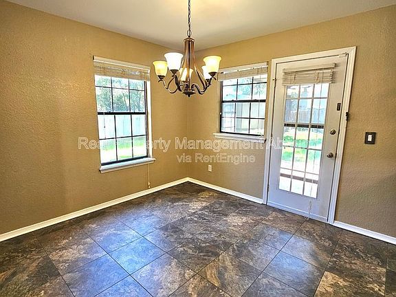 5th image of 1811 W Gulfport Cir