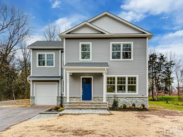65 Ludlow Ave, Belle Mead, NJ 08502