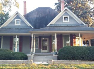500 E College St, Salemburg, NC 28385