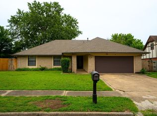12122 E 37th Pl, Tulsa, OK 74146