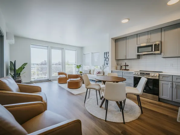 Grand Vista Apartments