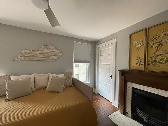 Gold BR Fireplace