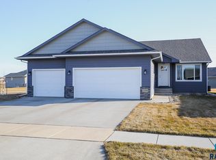 2200 S Creekview Ave, Sioux Falls, SD 57106