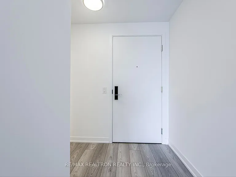 285 Dufferin St #303 — Photo 4