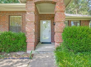 612 Meadow Ln, Roanoke, TX 76262