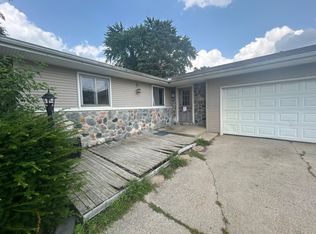420 N Main St #60960, Middlebury, IN 46540
