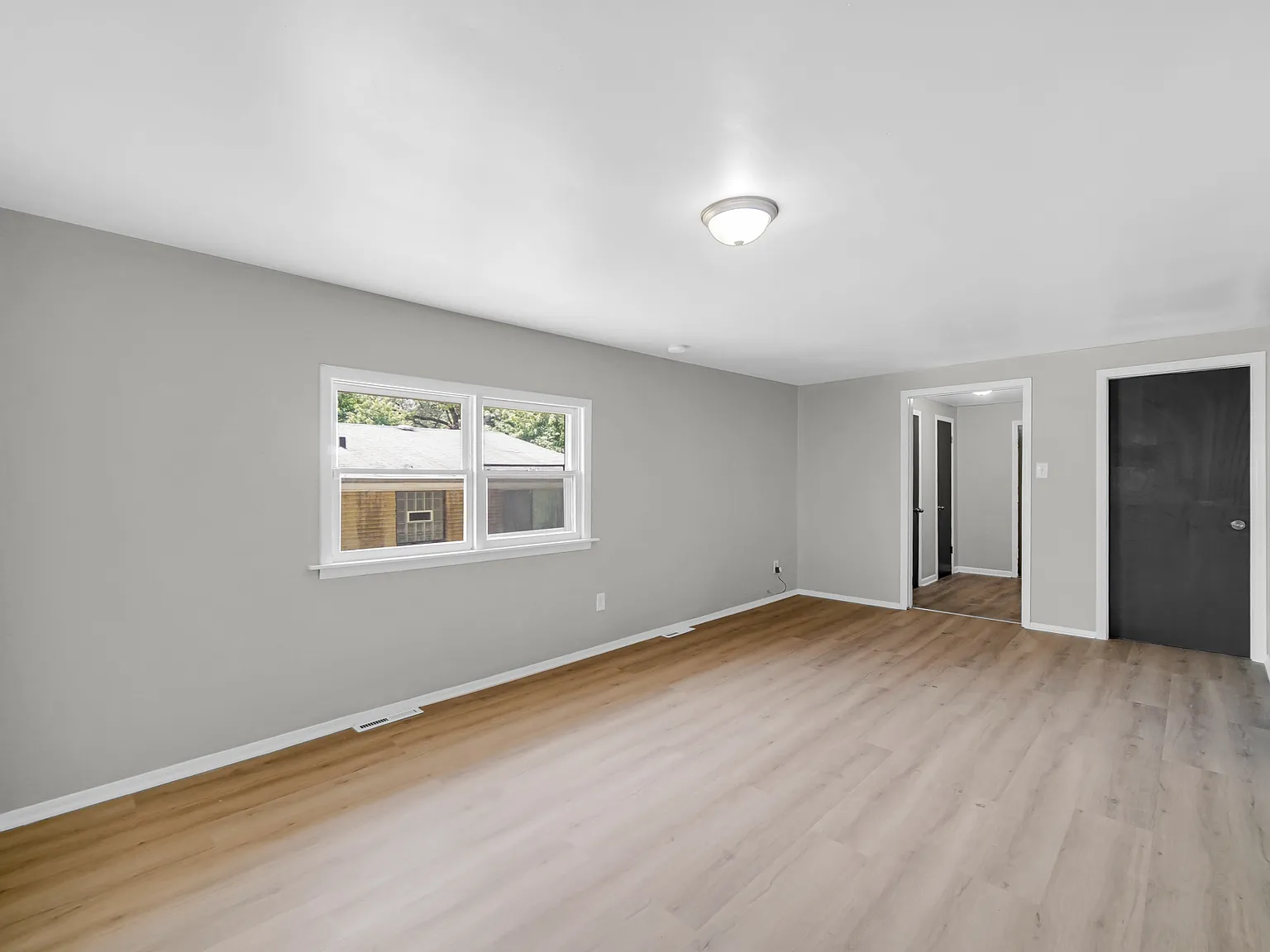 3 bed, 1128 sqft, $1,685 — Photo 4