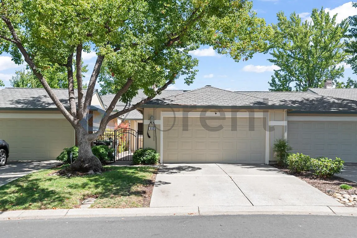 3 bed, 1457 sqft, $4,400 — Photo 1