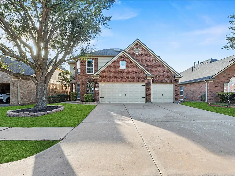 15403 Redbud Dale Ct — Photo 1