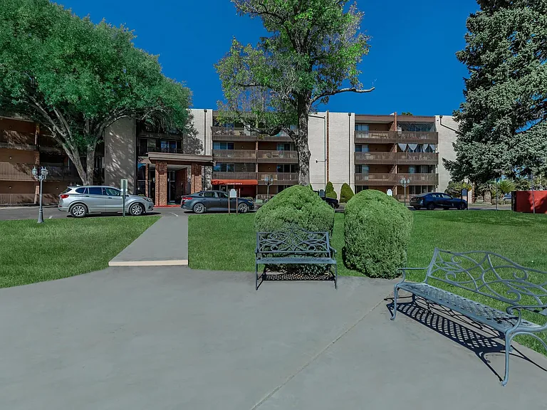 Villa Apartments — Photo 5