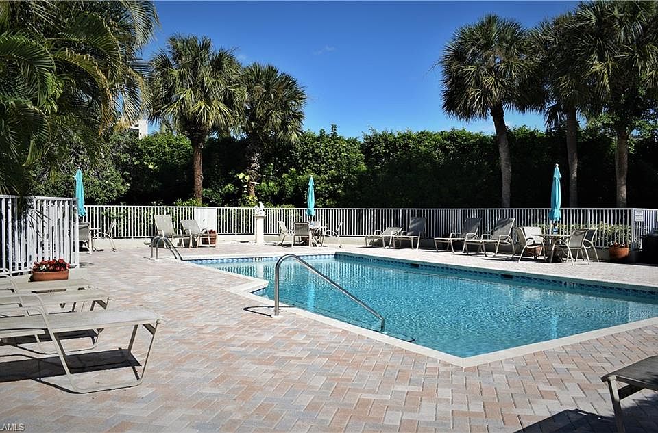 1st image of 5899 Chanteclair Dr E #226