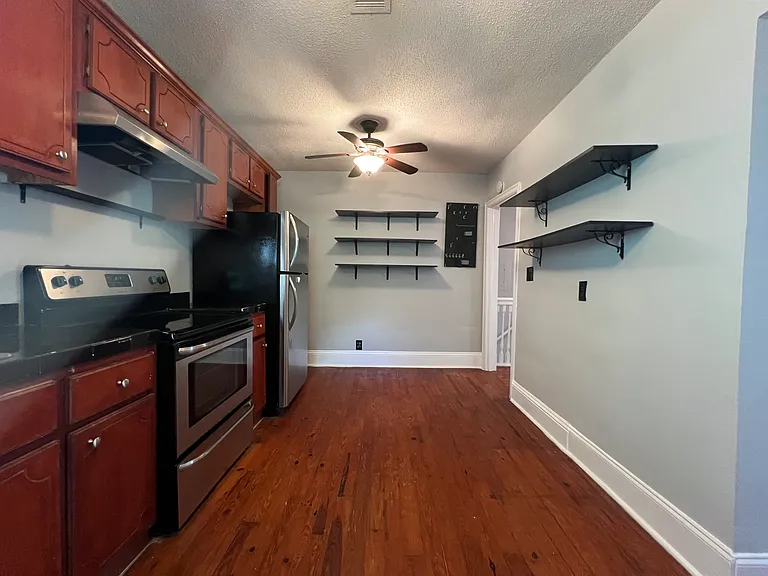 199 Griffin St NW #B — Photo 4