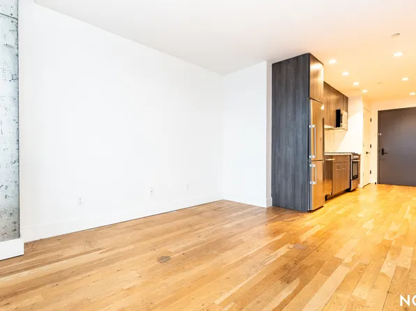 824 East New York Avenue image 1 of 19