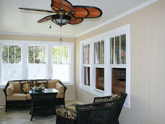 Tropical 4 Season Porch with Gas Stove!