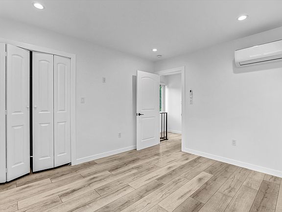 5th image of 22022 Buena Ventura St