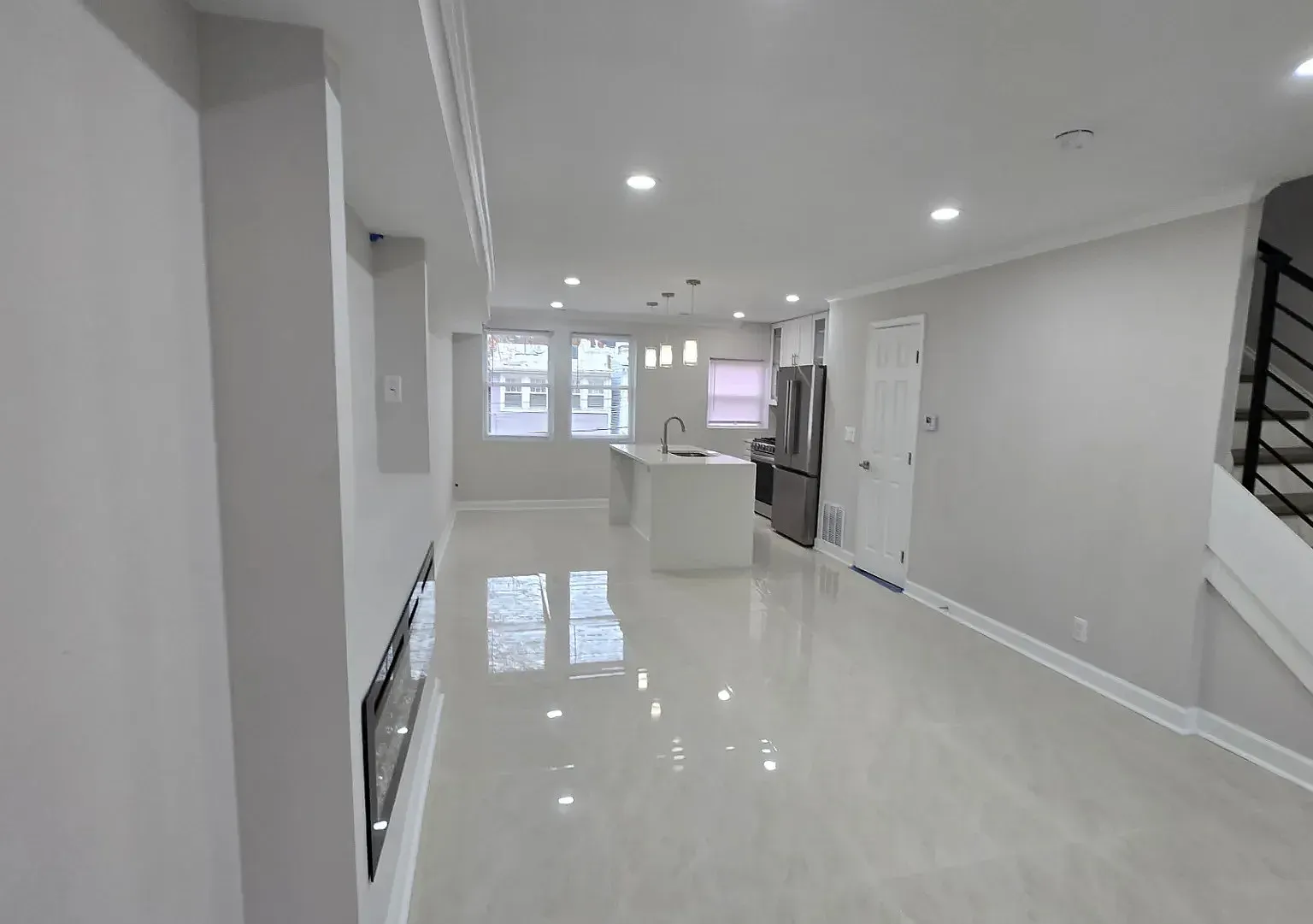 3 bed, 1450 sqft, $3,950 — Photo 3