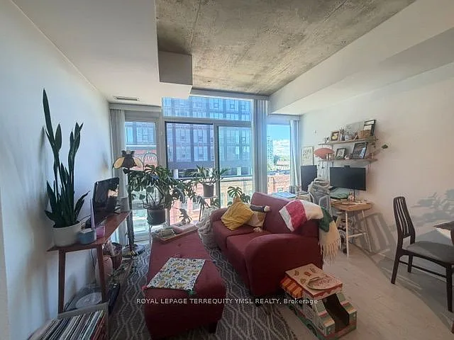 127 Queen St E #504 — Photo 21
