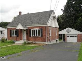 60 Roslyn Ter, Bridgeport, CT 06606